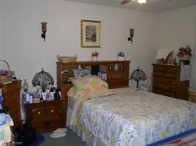 335 Pemberton Dr, Elyria, OH 44035 photo 12