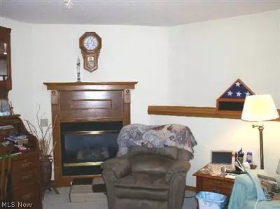 335 Pemberton Dr, Elyria, OH 44035 photo 6