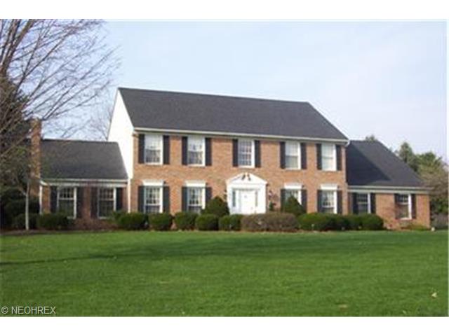 4338 Idlebrook Dr, Akron, OH 44333 photo 1