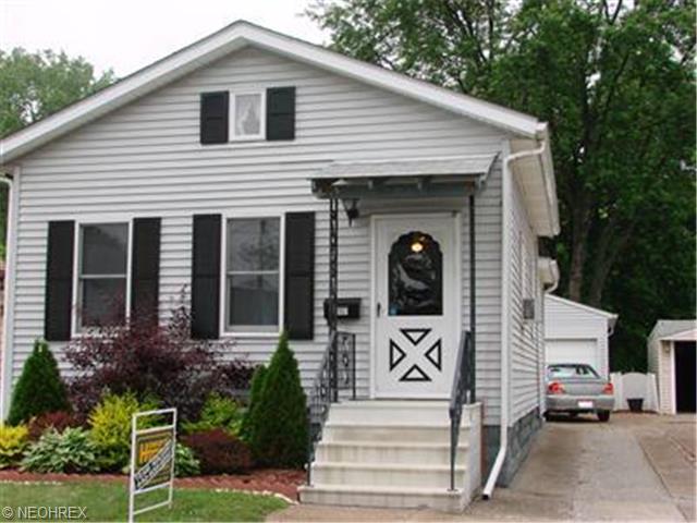 113 Monroe St, Elyria, OH 44035 photo 1