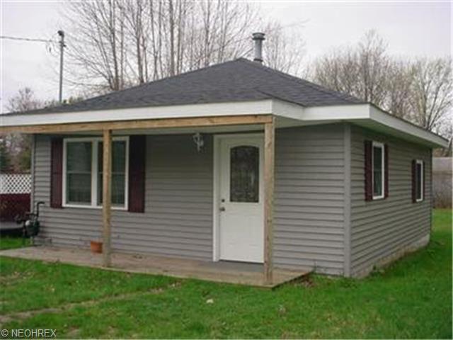 1008 Crestline Dr, Akron, OH 44312 photo 1