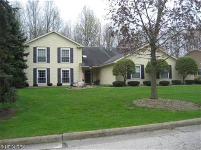 1331 Fox Run Dr, Youngstown, OH 44512 photo 1