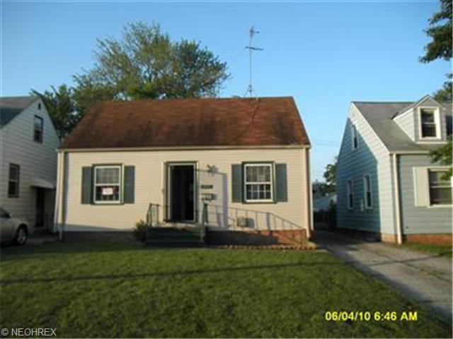 20802 Watson Rd, Maple Heights, OH 44137 photo 1