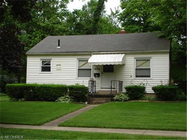 820 Riverside Dr, Elyria, OH 44035 photo 1