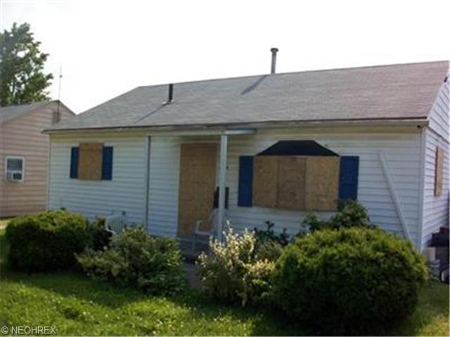 2325 Harmont Ave NE, Canton, OH 44705 photo 1