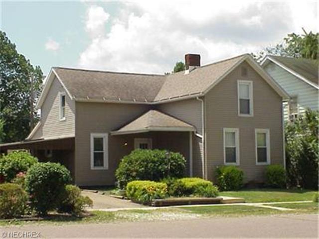 607 Elm St, Coshocton, OH 43812 photo 1
