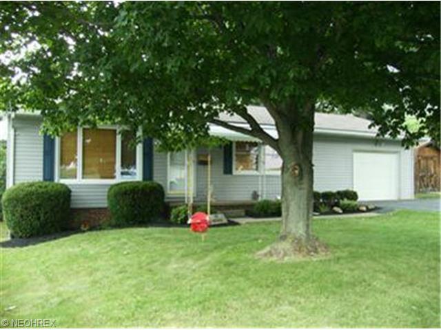1952 Walnut St, Coshocton, OH 43812 photo 1