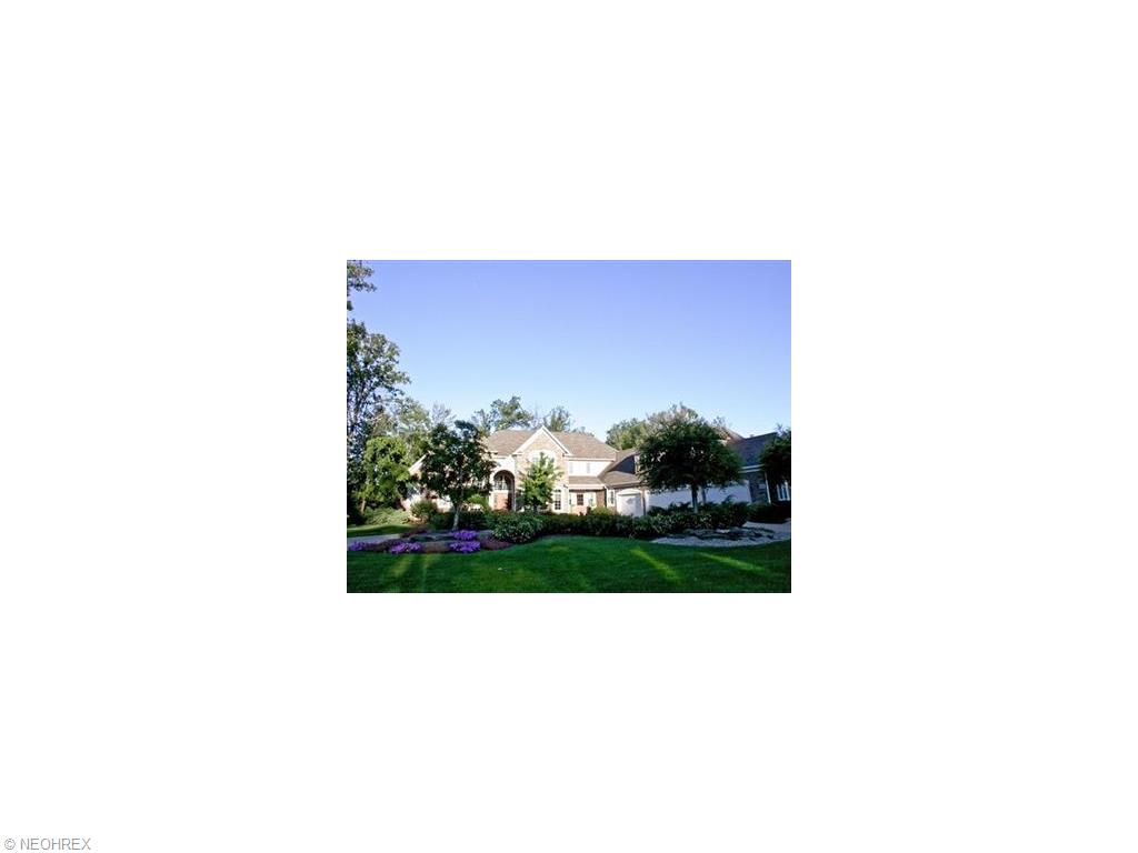 7547 Capilano Dr, Solon, OH 44139 photo 1