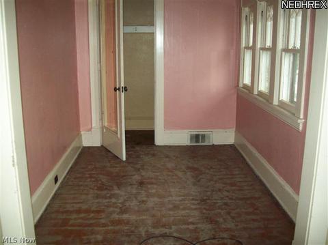 369 Main St, Conneaut, OH 44030 photo 11