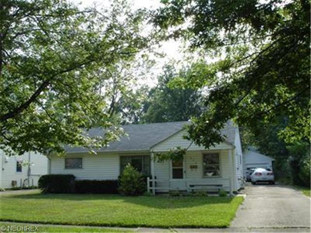 356 White Oak Dr, Elyria, OH 44035 photo 1
