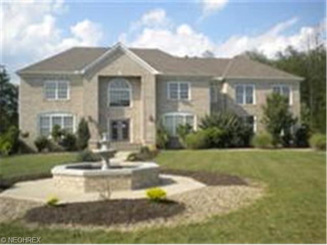 27555 Tinkers Valley Dr, Solon, OH 44139 photo 1