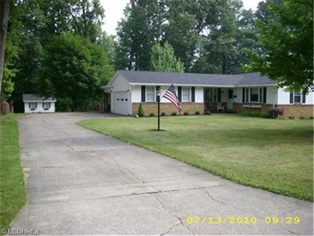 746 Crestview Dr, Youngstown, OH 44512 photo 1