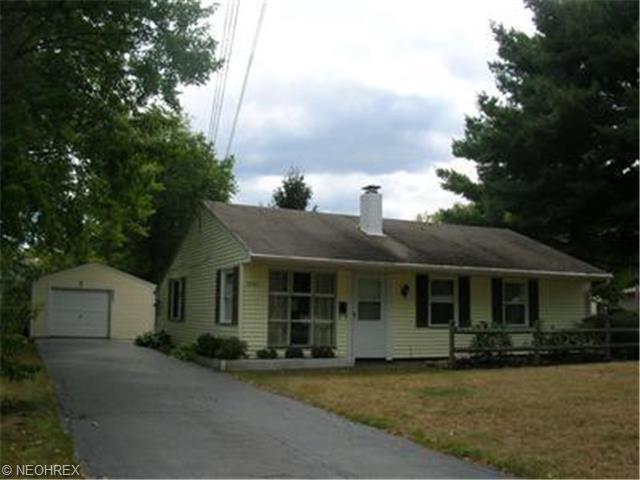 8041 Salinas Trl, Youngstown, OH 44512 photo 1