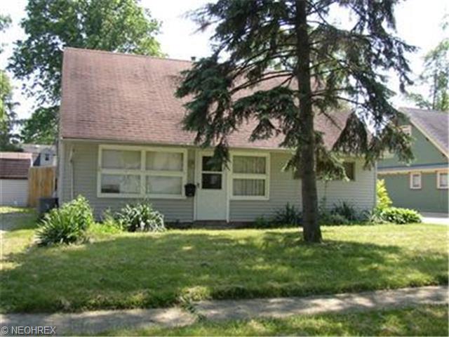 239 Baldwin Dr, Berea, OH 44017 photo 1