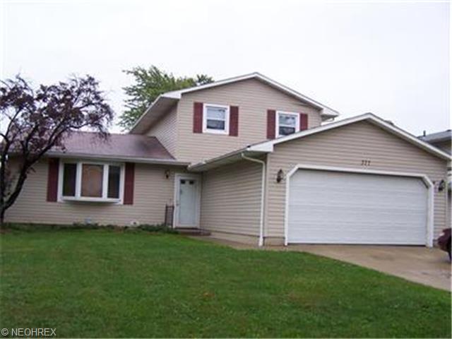 377 Naples Dr, Elyria, OH 44035 photo 1