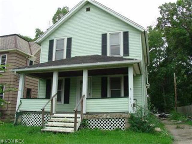 213 Clark St, Elyria, OH 44035 photo 1