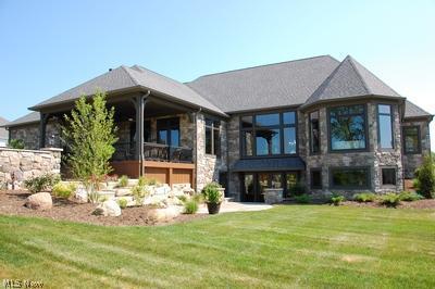 36950 Broadstone Dr, Solon, OH 44139 photo 3