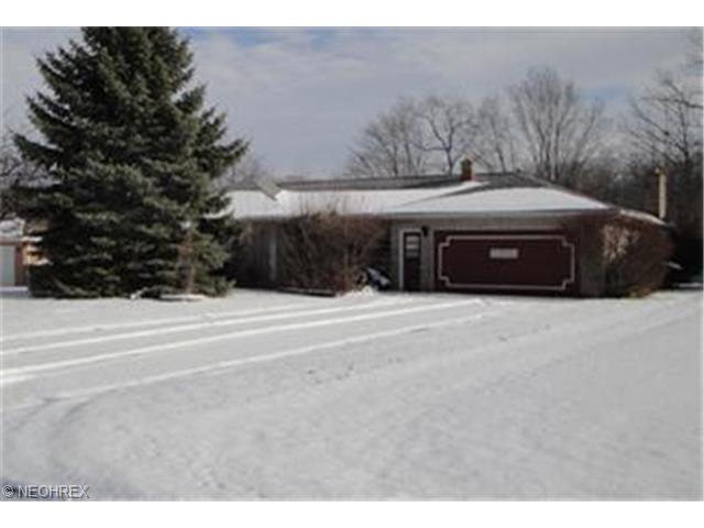 105 Rocky Ledge Dr, Struthers, OH 44471 photo 1