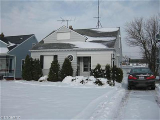 20017 Libby Rd, Maple Heights, OH 44137 photo 1