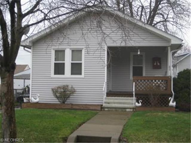 82 Devonshire Dr, Akron, OH 44312 photo 1