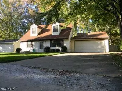 526 Carol Ln, Elyria, OH 44035 photo 1