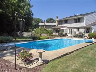 447 Loyola Dr, Elyria, OH 44035 photo 4