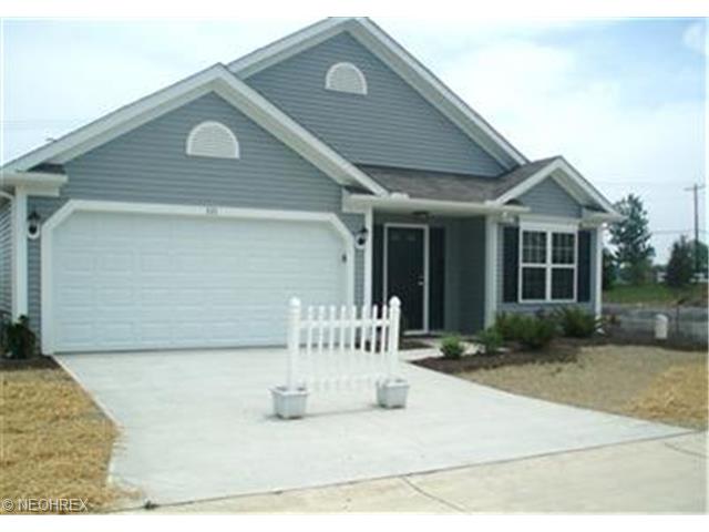 321 Breckenridge Oval, Elyria, OH 44035 photo 1