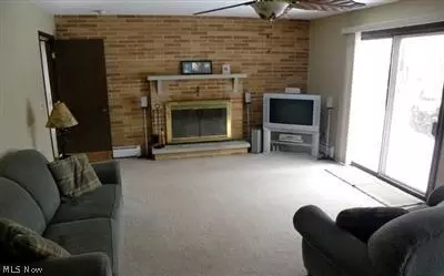 10300 Mulberry Rd, Chardon, OH 44024 photo 2