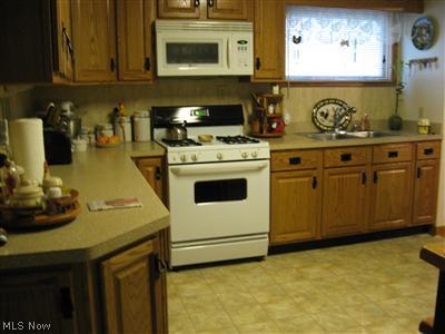 110 N 9th St, Byesville, OH 43723 photo 2