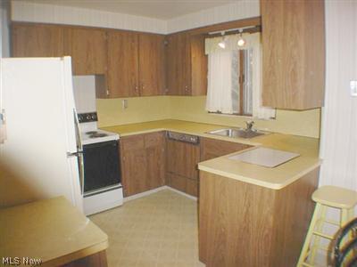 2117 Algonquin Rd, Euclid, OH 44117 photo 7