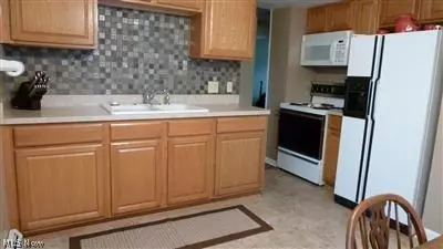 28979 Barjode Rd, Willowick, OH 44095 photo 4