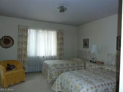 1224 E Front St, Dover, OH 44622 photo 9