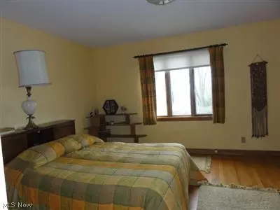 1224 E Front St, Dover, OH 44622 photo 8