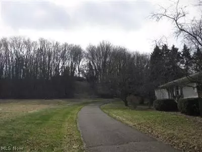 1224 E Front St, Dover, OH 44622 photo 12