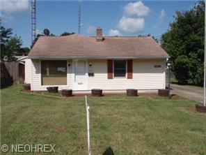7452 Oregon Trl, Youngstown, OH 44512 photo 1