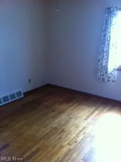 1311 Cedar Dr, Lorain, OH 44052 photo 4