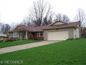 8041 Aquadale Dr, Youngstown, OH 44512 photo 2