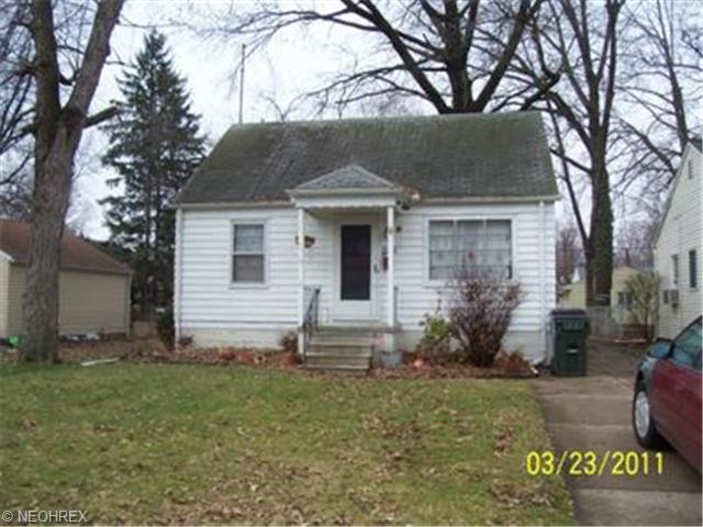 368 Olive St, Elyria, OH 44035 photo 1