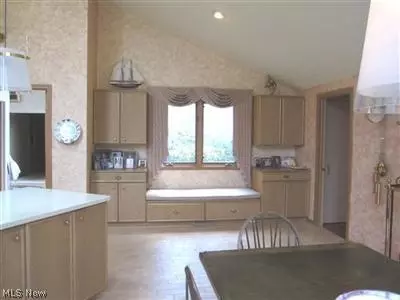 472 Deer Path, Aurora, OH 44202 photo 8
