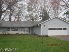 280 Pineview Dr, Berea, OH 44017 photo 1