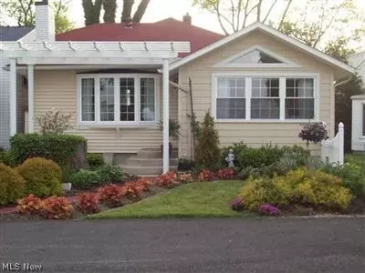 203 Ashland Ave, Huron, OH 44839 photo 1