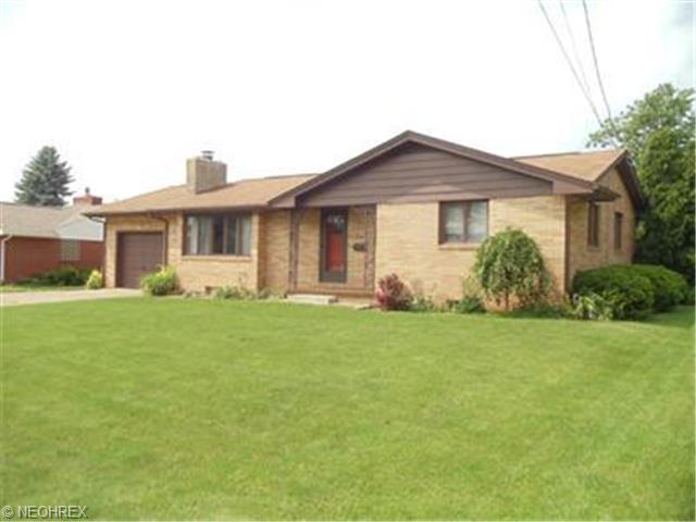 717 Evergreen Dr, Dover, OH 44622 photo 1