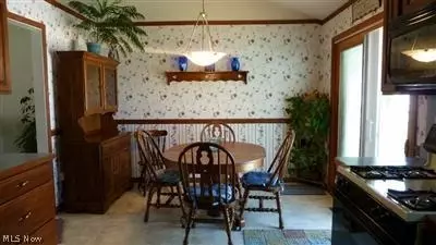 26335 Aaron Dr, Euclid, OH 44132 photo 4