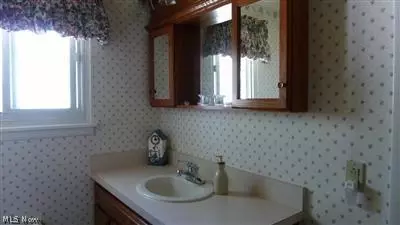 26335 Aaron Dr, Euclid, OH 44132 photo 12