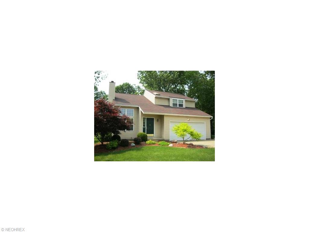 2370 Snoderly Dr, Akron, OH 44312 photo 1