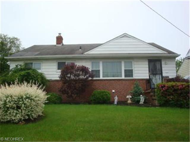 20708 Applegate Rd, Maple Heights, OH 44137 photo 1