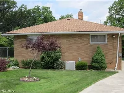4105 Orchard Park Dr, Parma, OH 44129 photo 11