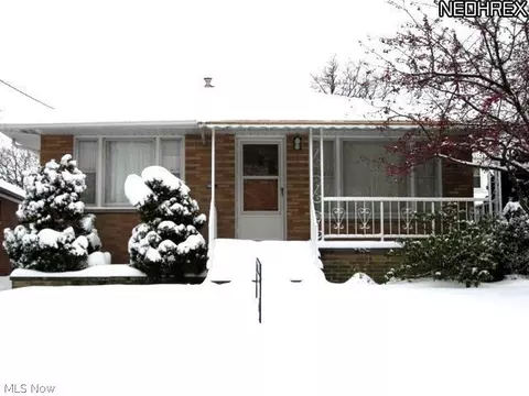 4105 Orchard Park Dr, Parma, OH 44129 photo 1