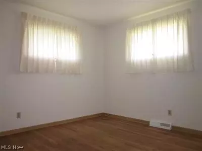 4105 Orchard Park Dr, Parma, OH 44129 photo 8