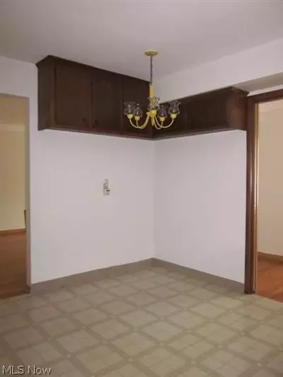 4105 Orchard Park Dr, Parma, OH 44129 photo 7